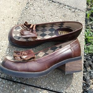 Tribeca Kenneth Cole Womens Sz 7.5 M Loafer Brown Leather Fringe Heel Shoes